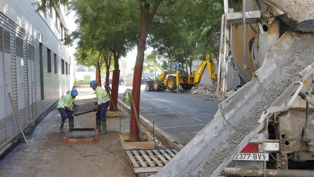 Obras en una calle de Córdoba