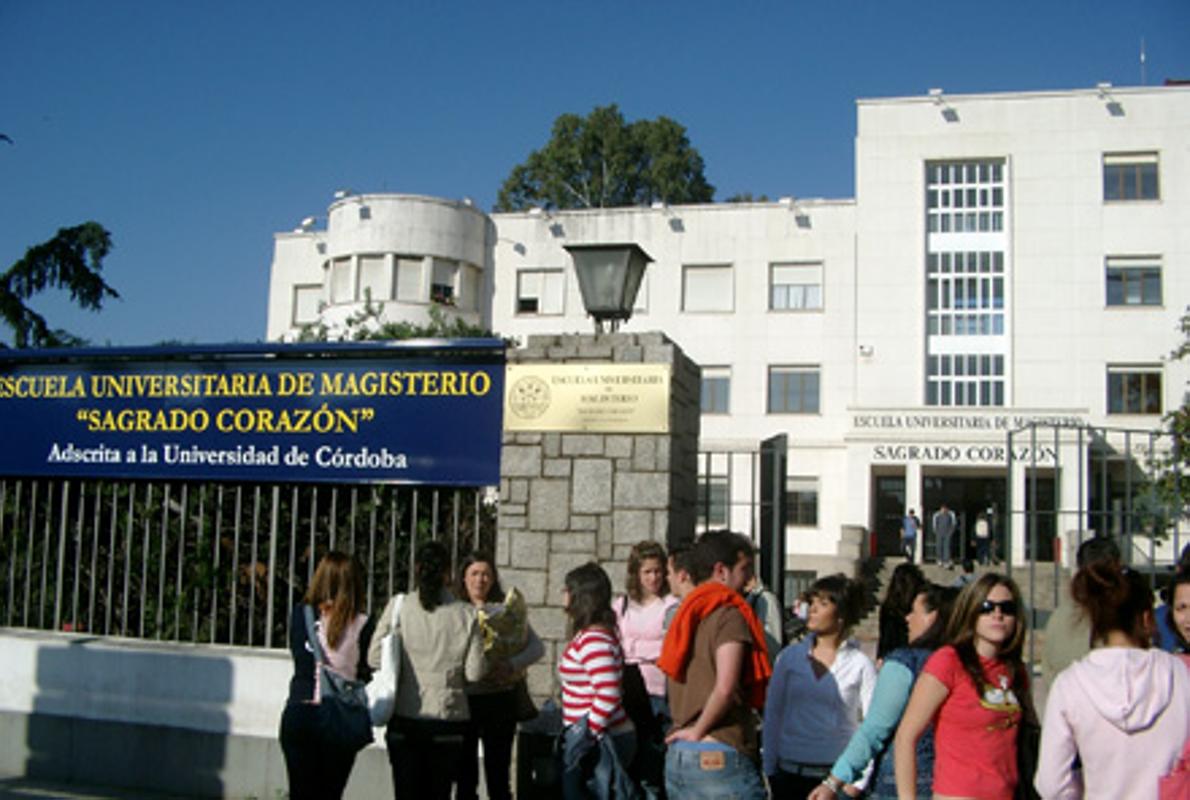 Fachada de la escuela de Magisterio Sagrado Corazón