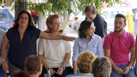 Ángeles y Cristian Muñoz junto a Inmaculada Durán y Rosa Aguilar