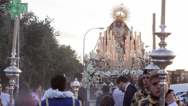 La Virgen de la O, durante su procesión por su barrio