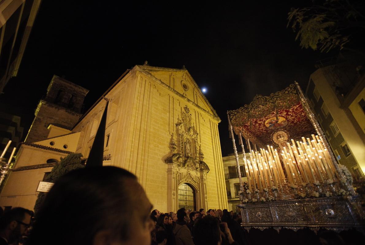 Nuestra Señora Reina de los Mártires, durante su procesión