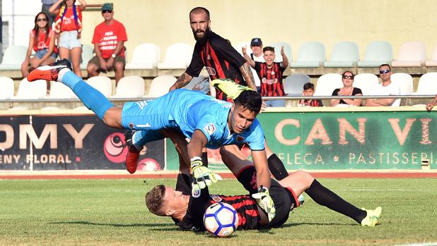 Atacantes del Reus en el duelo ante el Numancia