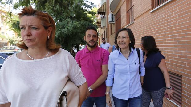 Menacho, entre Rosa Aguilar e Inmaculada Durán