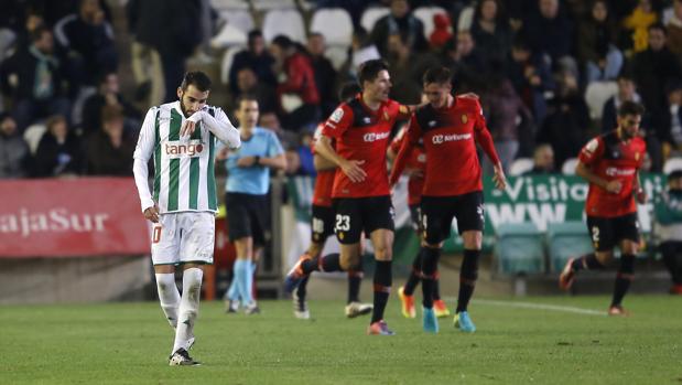 Antoñito se lamenta de un gol del Mallorca en el último partido