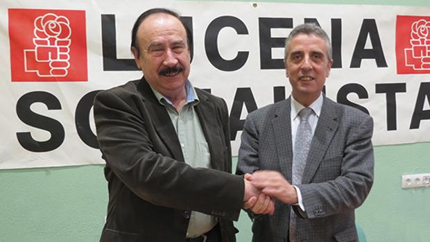 Antonio Sánchez Villaverde (derecha) con el alcalde de Lucena, Juan Pérez