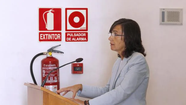 Rosa Aguilar, durante una reunión sobre el C4