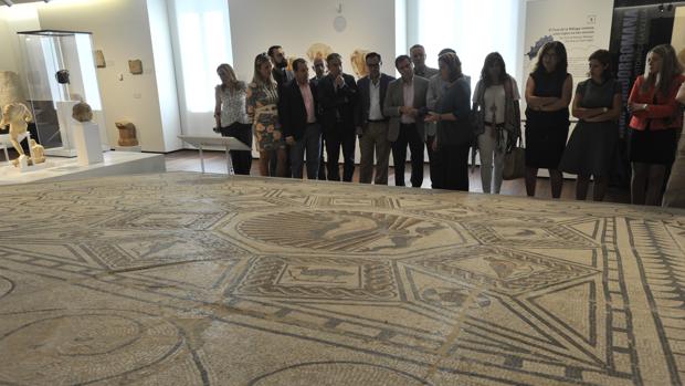 Extraordinario mosaico romano hallado en Cártama que se expone en el Museo de Málaga