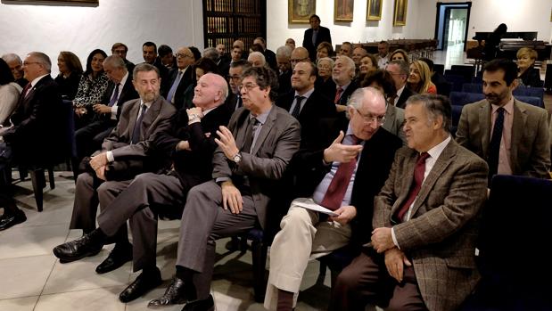 En la primera fila se sentaron todos los presidentes que ha tenido el Parlamento andaluz