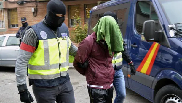 Investigan la relación de los presuntos yihadistas detenidos en Almería con los terroristas de París