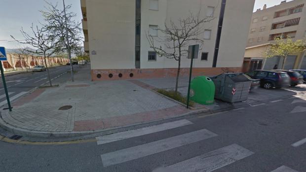 Cruce de las calles Alcalá la Real y Andújar de la zona Norte de Granada, en el barrio de Almanjayar