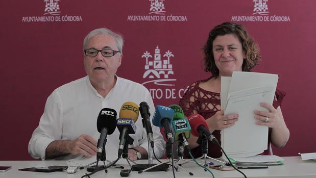 Emilio Aumente y Alba Doblas en una rueda de prensa conjunta