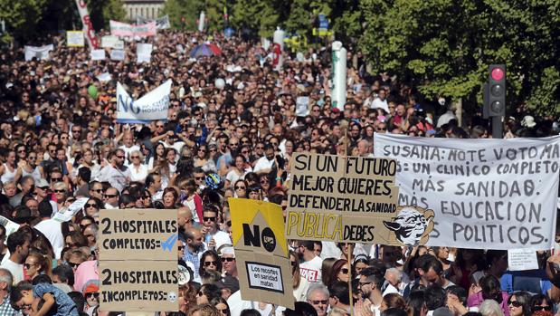 Imagen de una de las multitudinarias manifestaciones de Granada