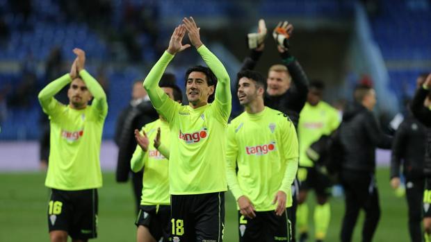 La plantilla celebra el martes por la noche la victoria ante el Málaga en Copa