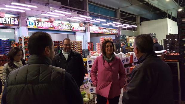 La alcaldesa, durante una visita a Mercacórdoba