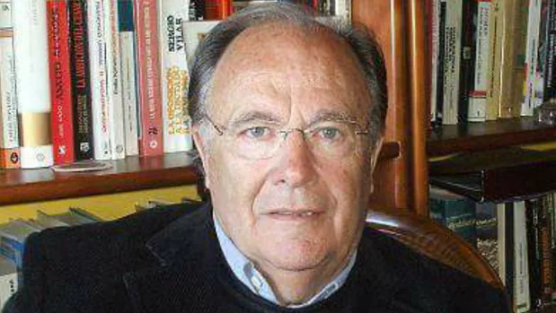 El político y empresario Arturo Moya )