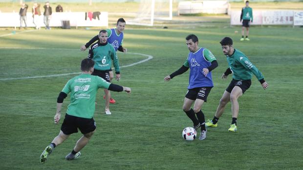 Instante del entrenamiento de este jueves en la Ciudad Deportiva