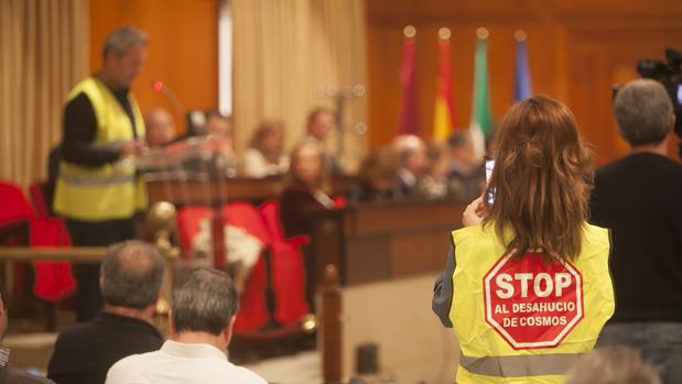 Trabajadores de Cosmos en el Pleno municipal de este jueves