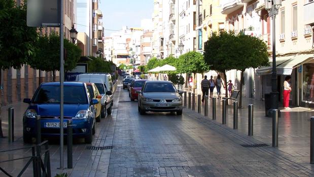 Coches circulan por la Matallana en Puente Genil