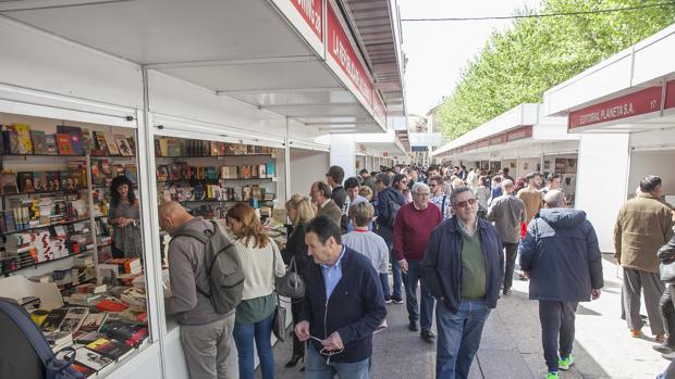 Volúmenes en la Feria del Libro de Córdoba