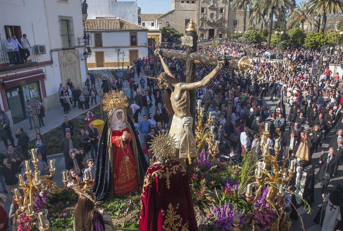 El Santísimo Cristo de Gracia, durante su procesión