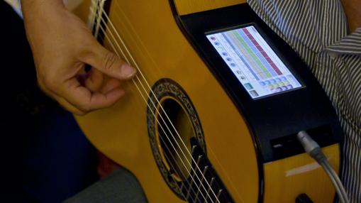 Una guitarra flamenca