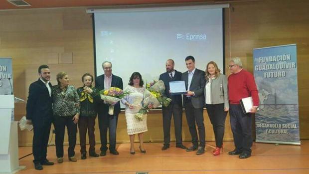 Foto de familia de la visita de Pedro Sánchez a la fundación