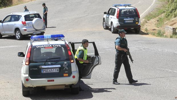 Agentes de la Guardia Civil de Córdoba en un operativo en la provincia