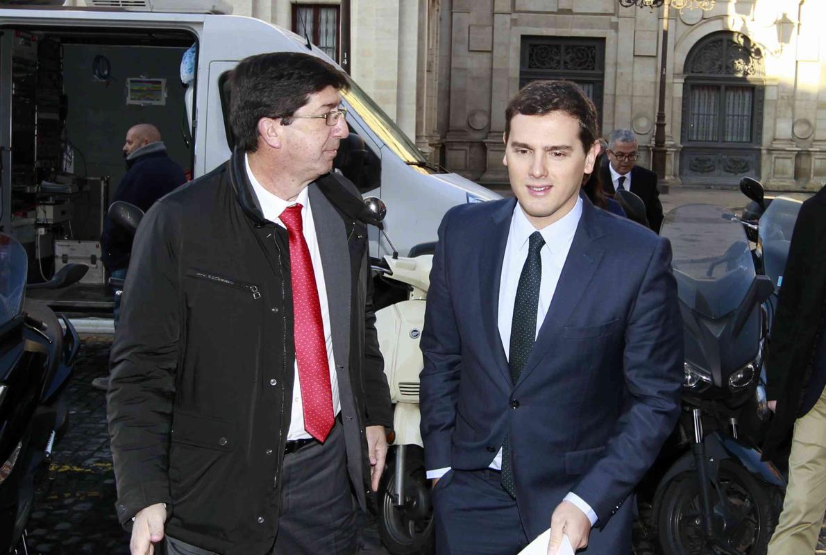 Juan Marín y Albert Rivera a su llegada al desayuno informativo celebrado este miércoles en Sevilla