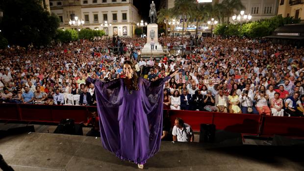 Argentina tras su actuación en la Plaza de las Tendillas