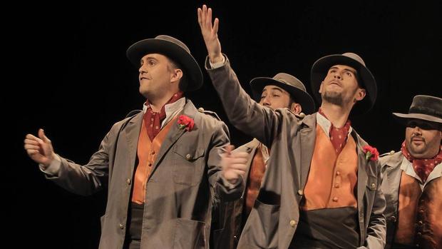 La comparsa sevillana «Los que barren pa casita» regresa al Falla tras la polémica