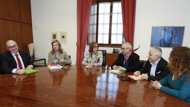 Reunión de la consejera de Educación con representantes de Ciudadanos y de Escuelas Católicas