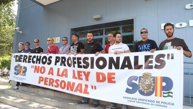 Protesta del sindicato policial SUP en la comisaría de Córdoba