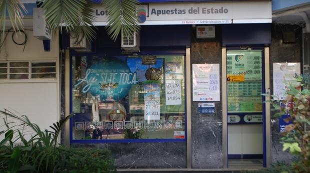 Imagen de la fachada de la Administración de Loterias La Ilusión