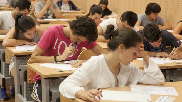 El temario de Historia de España para Selectividad se ha ampliado a cuatro meses del examen