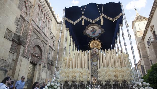 La Virgen de la Piedad, en la calle Torrijos un Martes Santo