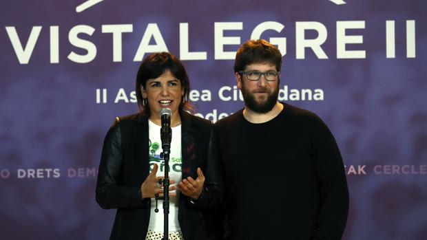 Teresa Rodríguez junto a Miguel Urbán durante su participación en Vistalegre II