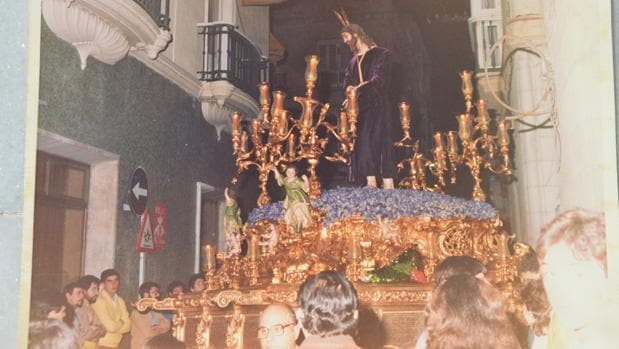 El Señor del Silencio, en su Vía Crucis por las calles de Cádiz en 1986