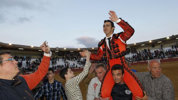 Un momento del triunfor de El Fandi el año pasado en Cabra