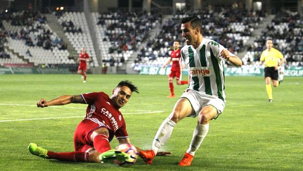 El Córdoba vuelve a tirar de heroica y gana al Real Zaragoza en el descuento