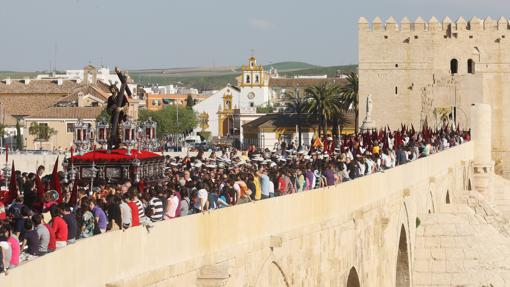 La Vera-Cruz en el Puente Romano