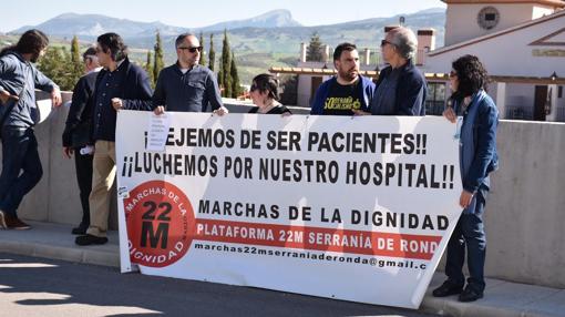 Los miembros de la plataforma sanitaria que ha mostrado su rechazo a Susana Díaz