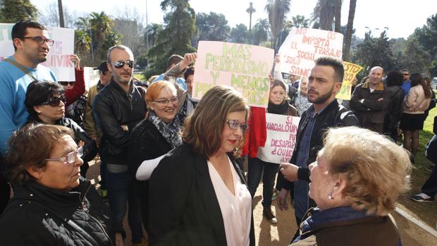 Ángeles Muñoz y Cristian Menacho, en el juzgado antes de la declaración de la primera