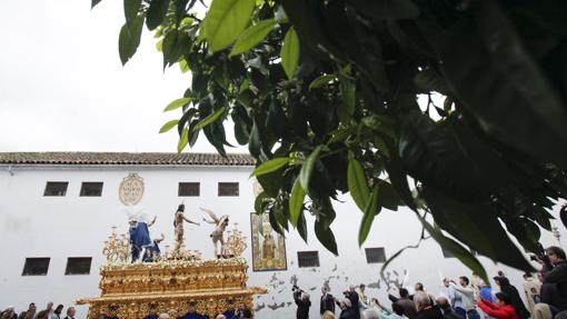 Jesús Resucitado, por la plaza de Santa Marina