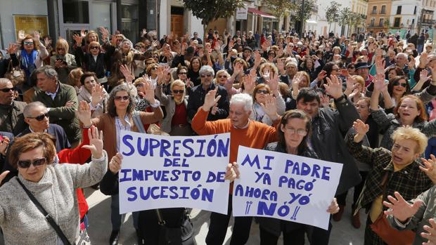 Una reciente protesta contra el impuesto de sucesiones celebrada en Córdoba