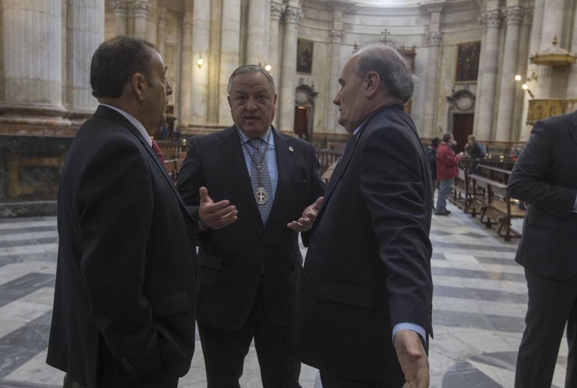 Los hermanos mayores estuvieron el pasado fin de semana en el Cabildo de Toma de Horas.