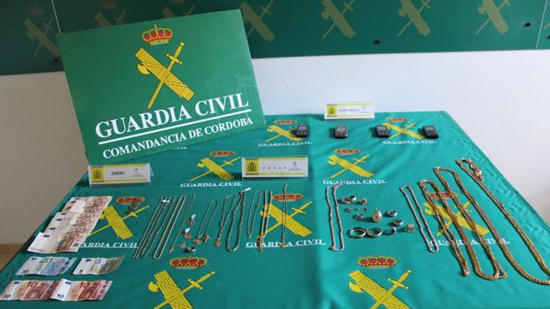 Algunas de las joyas recuperadas por los agentes de la Guardia Civil en la investigación