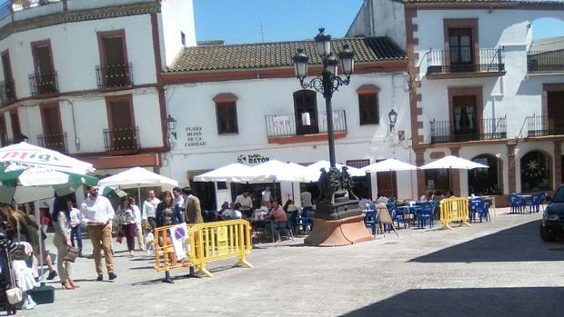 Imagen de la remodelada plaza Hijas de la Caridad de Montoro