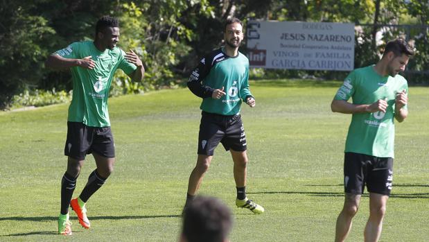 Deivid y Luso podrían formar la línea de centrales el domingo ante el Almería