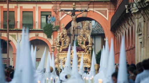 La Misericordia a su paso por la Corredera