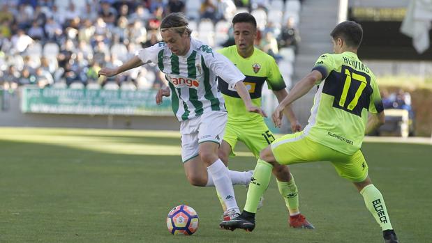 El cordobés Javi Lara es uno de los fichajes de invierno del Córdoba CF